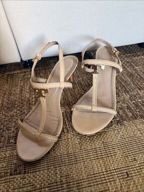 Tory Burch Beige Patent Leather T-Strap Slingback Heels